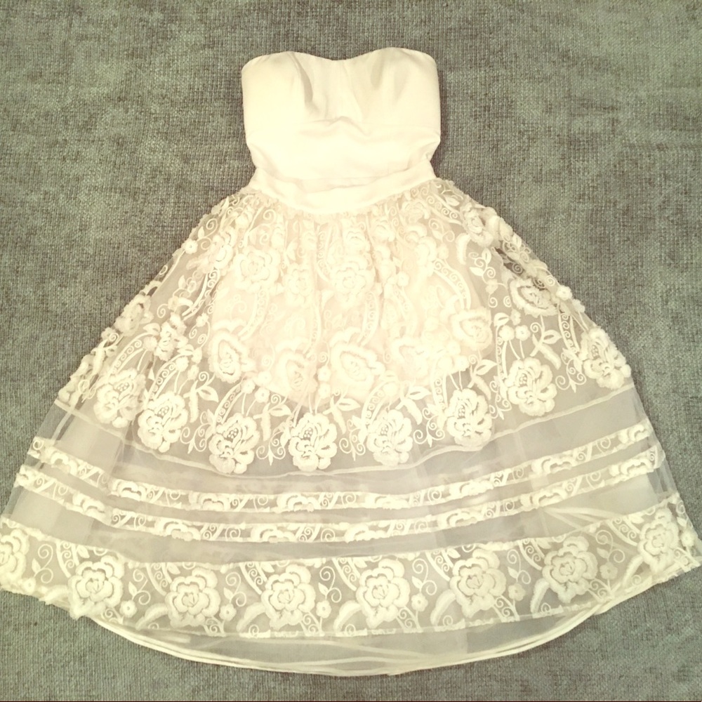 HOLIDAY SALE! STUNNING 2 piece white Bebe dress